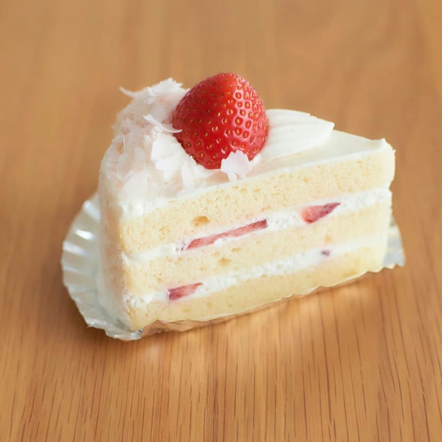 Fresh Strawberry Cream Cake